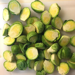 蒜烤球芽甘蓝／Roasted Brussels Sprouts With Garlic