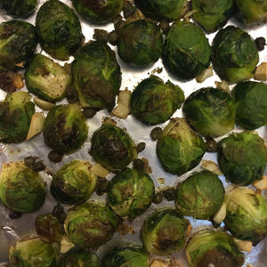 蒜烤球芽甘蓝／Roasted Brussels Sprouts With Garlic