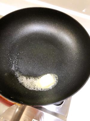 适合闺蜜聚会的小菜：黄油风味培根炒孢子甘蓝