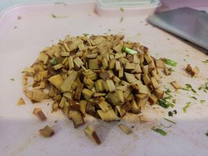 春天的味道——芦蒿叶豆干饼