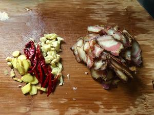 藜蒿炒腊肉