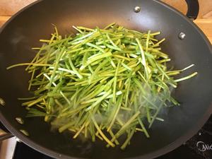 藜蒿炒腊肉