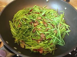 藜蒿炒腊肉