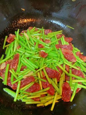芦蒿/藜蒿炒腊味