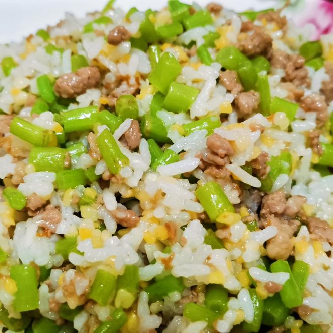 芦蒿肉沫拌饭