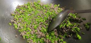 芦蒿肉沫拌饭