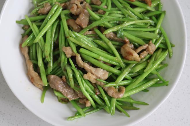 超级好吃的芦蒿炒肉