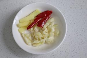 超级好吃的芦蒿炒肉