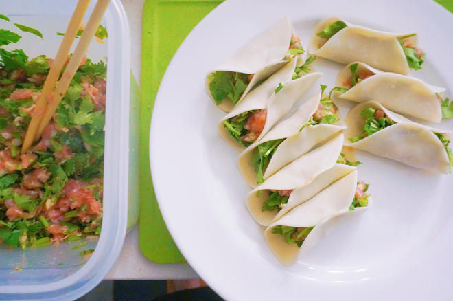 【快手】藐视世间一切芝麻菜的香菜煎饺