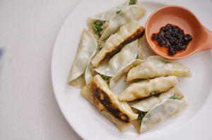 【快手】藐视世间一切芝麻菜的香菜煎饺