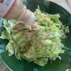 芝麻酱生菜沙拉