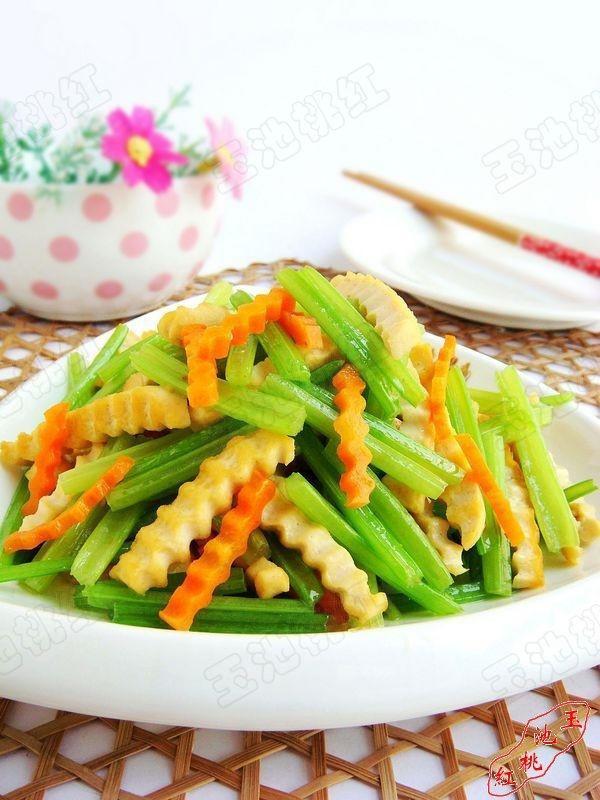 小芹菜炒香干