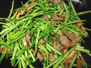 水芹菜炒肉