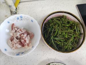 肉炒蕨菜