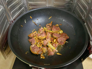 超下饭的蕨菜炒腊鸭腿