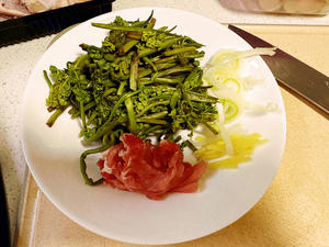 炒蕨菜