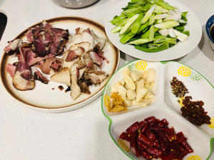 川味腊肉青蒜苗