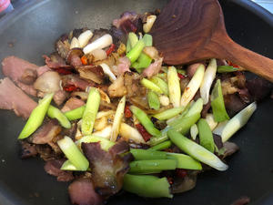 川味腊肉青蒜苗