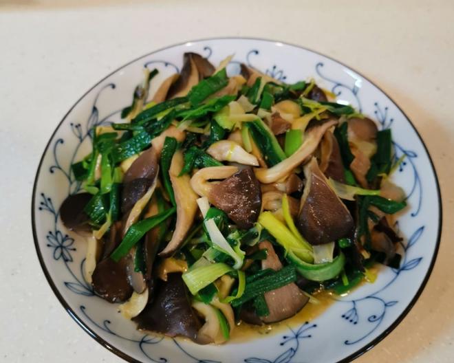 家常青蒜苗炒蘑菇
