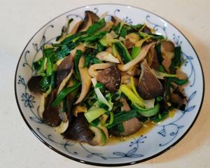 家常青蒜苗炒蘑菇