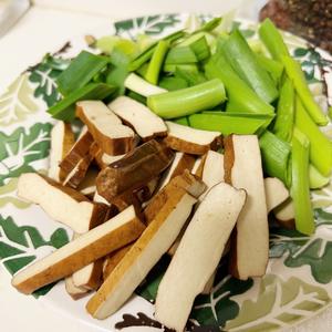 青蒜炒香干