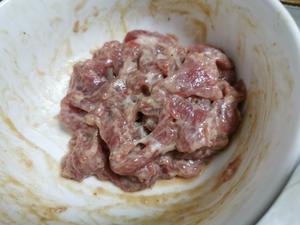 蒜苗炝炒嫩肉片（零基础炒好一道超爱的下饭菜）