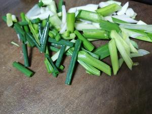 蒜苗炝炒嫩肉片（零基础炒好一道超爱的下饭菜）