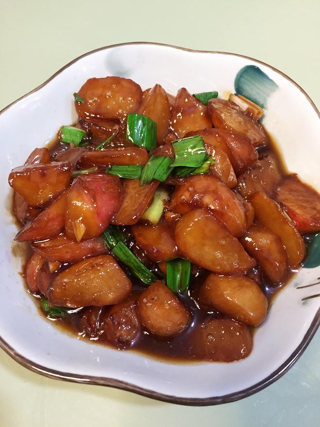 青蒜烧小萝卜，春天的应季菜
