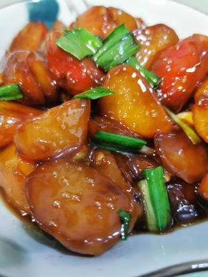 青蒜烧小萝卜，春天的应季菜