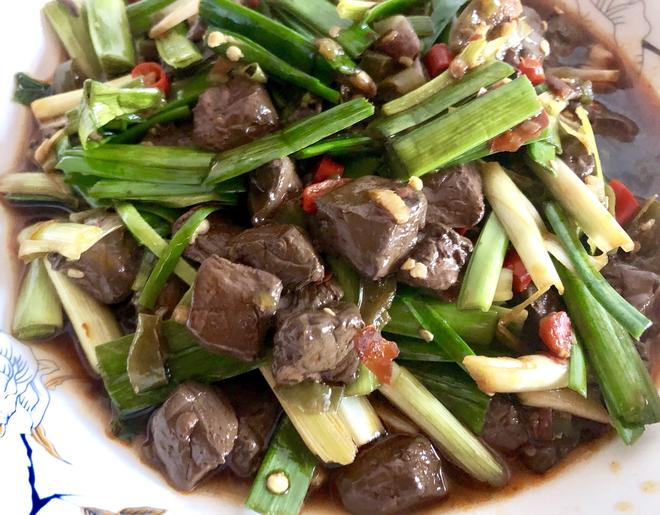 青蒜炒鸭血-有它能吃两大碗饭