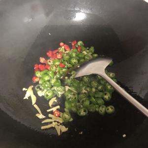 青蒜炒鸭血-有它能吃两大碗饭