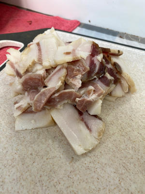 好吃下饭菜青蒜炒腊肉