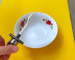 家常凉菜——苦苣拌皮蛋