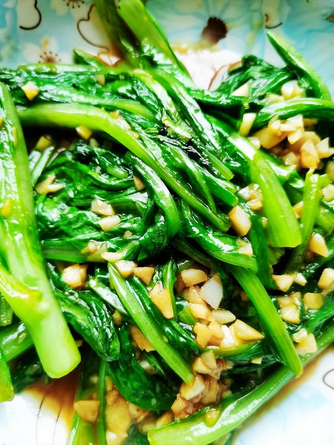 蒜蓉耗油清炒油麦菜，减脂快手菜，宝宝超爱，傻瓜步骤，屡试不爽，好吃且下饭，鲜香爽口！！