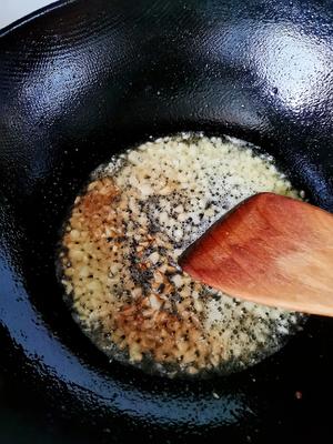 蒜蓉耗油清炒油麦菜，减脂快手菜，宝宝超爱，傻瓜步骤，屡试不爽，好吃且下饭，鲜香爽口！！