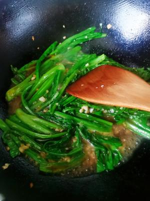 蒜蓉耗油清炒油麦菜，减脂快手菜，宝宝超爱，傻瓜步骤，屡试不爽，好吃且下饭，鲜香爽口！！