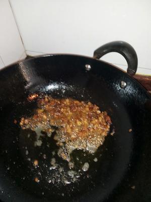芥菜这样炒~不但不苦不涩~而且非常鲜甜美味~连小孩都喜欢吃