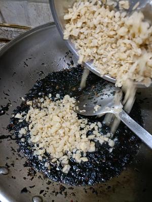 这是什么神仙味儿紫苏酱--无敌啦！