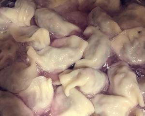 征服过许多小朋友的苋菜饺子，自带粉色滤镜