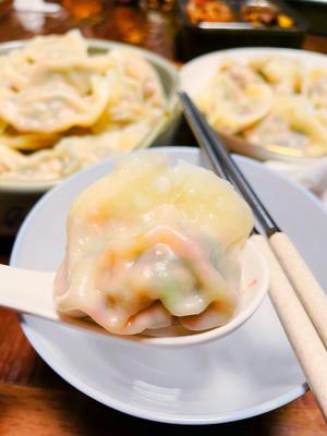 征服过许多小朋友的苋菜饺子，自带粉色滤镜