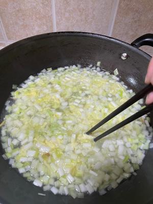夏日炎炎没胃口 韭黄酸汤 开胃又解腻