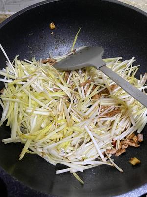 下饭我已经说累了-韭黄肉丝