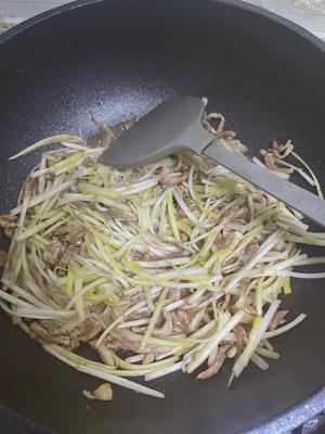 下饭我已经说累了-韭黄肉丝