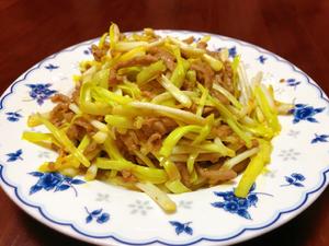 韭黄炒肉丝 ➰韭黄不只炒鸡蛋才好吃啊?