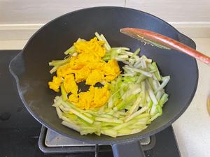 整个简单的韭黄炒蛋（手把手教学）