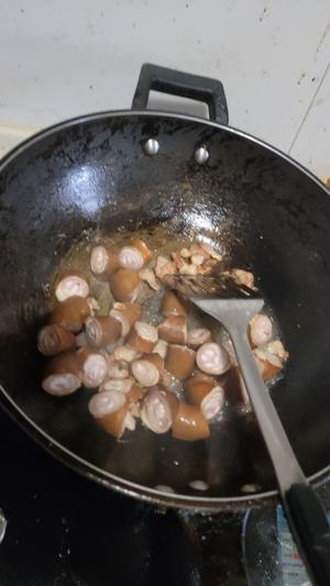 黄花菜套肠煲