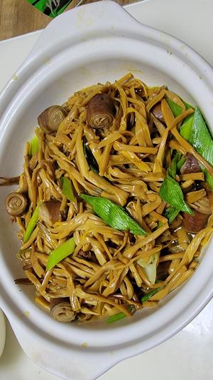黄花菜套肠煲