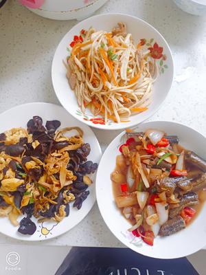 黄花菜黑木耳鸡蛋