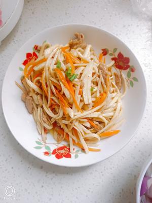 黄花菜黑木耳鸡蛋