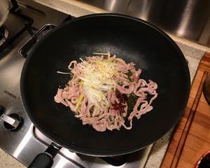 木耳鸡蛋黄花菜打卤面
